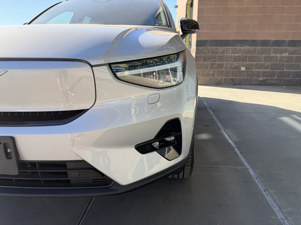 Used 2023 Volvo XC40 Recharge Ultimate AWD/4WD image 11