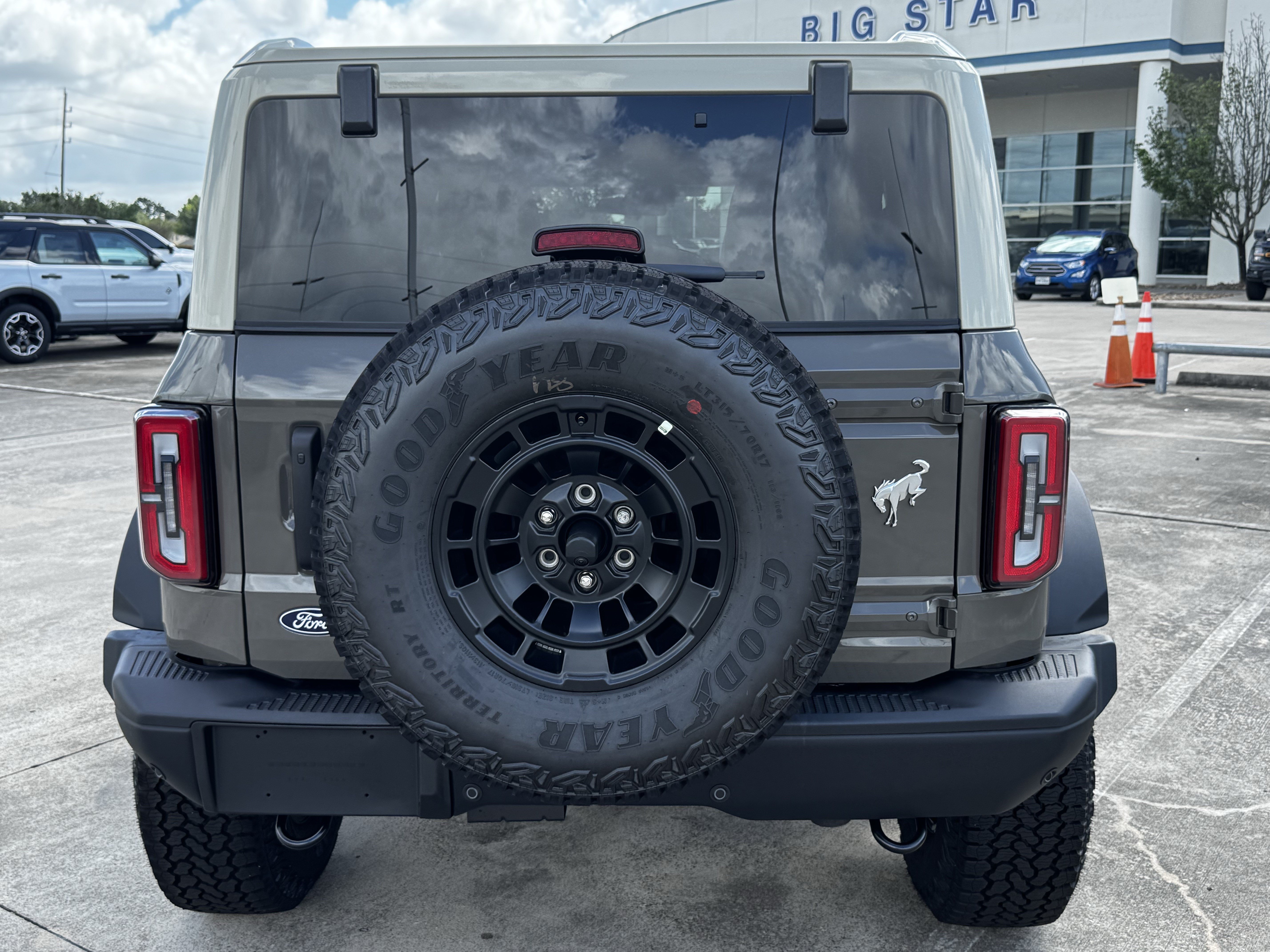 New 2026 Ford Bronco Badlands AWD/4WD image 9