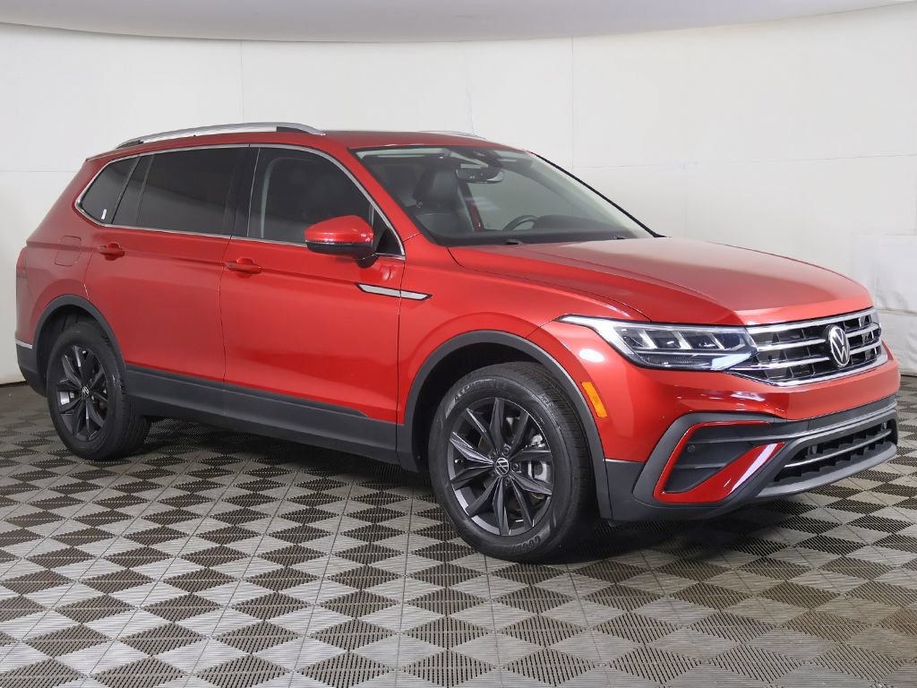Used 2023 Volkswagen Tiguan SE w/ Panoramic Sunroof Package FWD image 52