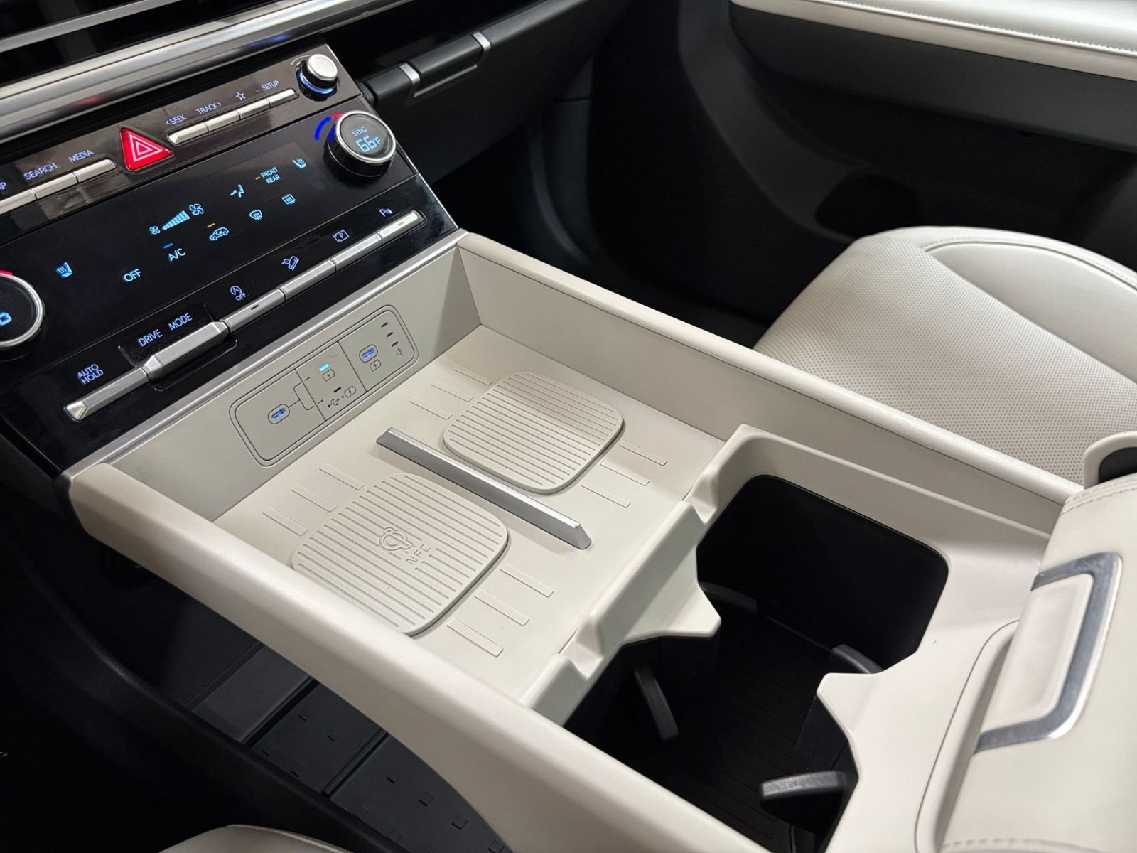 Used 2025 Hyundai Santa Fe SEL FWD image 39