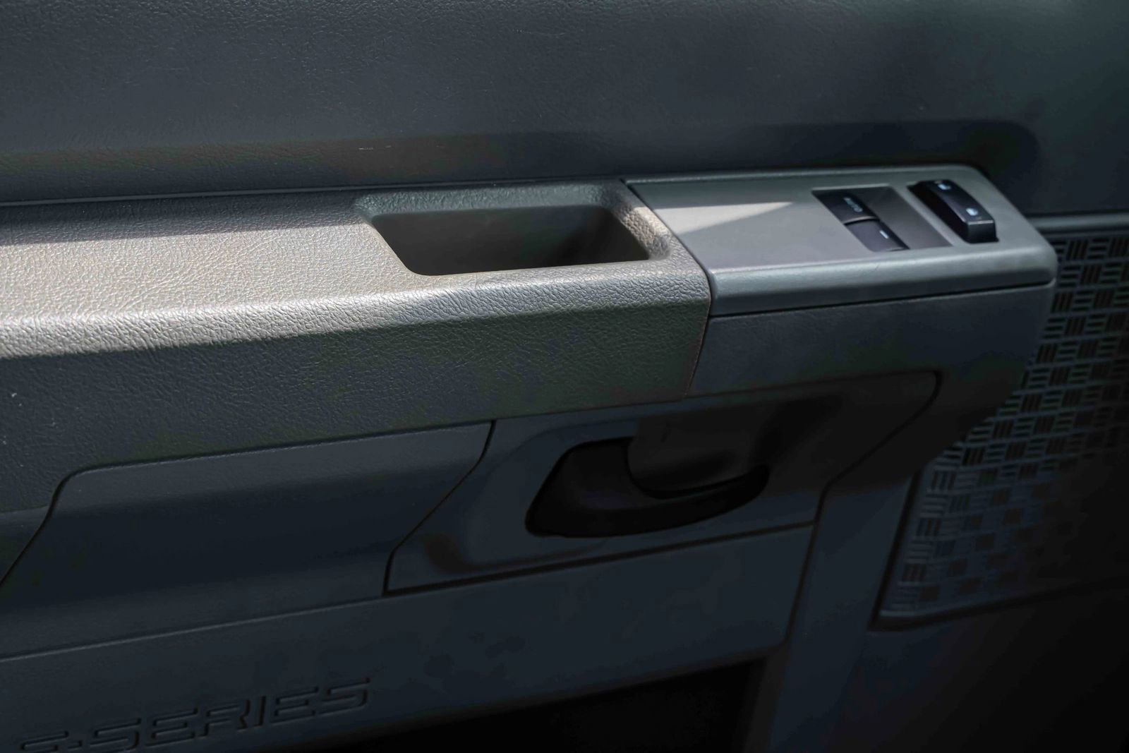 Used 2013 Ford E-350 and Econoline 350 XLT image 13