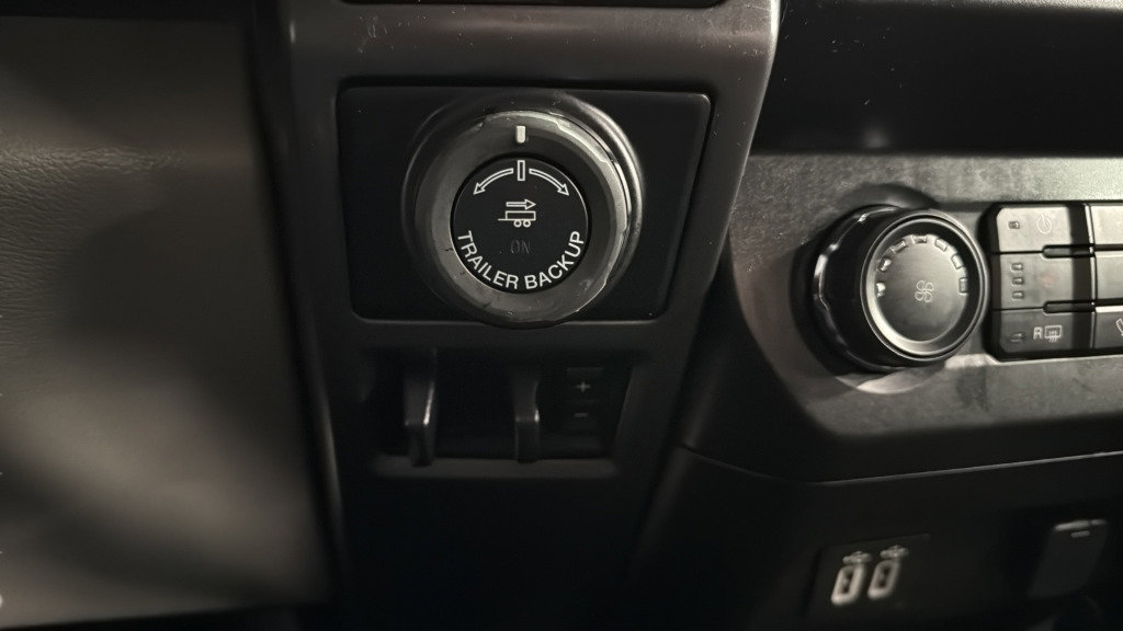 Used 2020 Ford F150 XLT w/ Equipment Group 302A Luxury AWD/4WD image 26