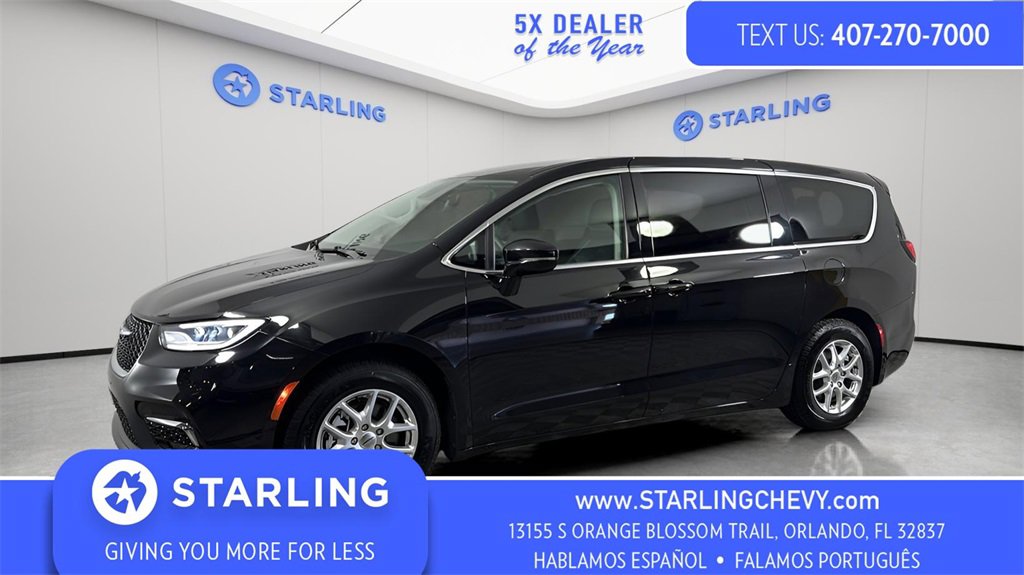 Used 2024 Chrysler Pacifica Touring-L image 1