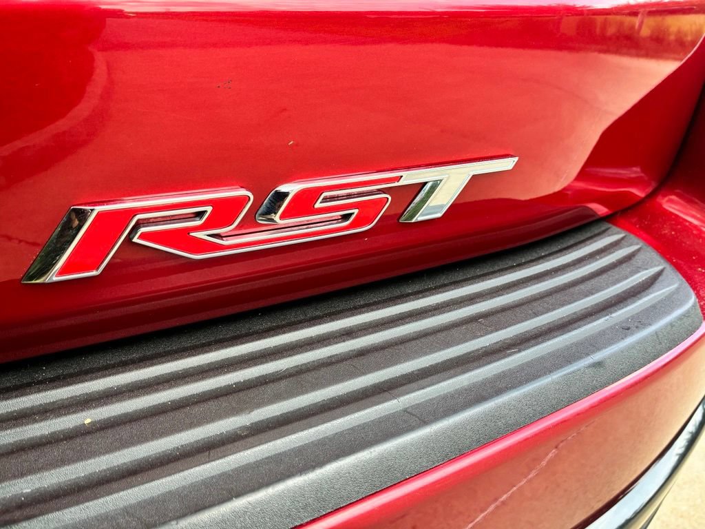 Certified 2022 Chevrolet Suburban RST w/ Sport Performance Package RWD image 11