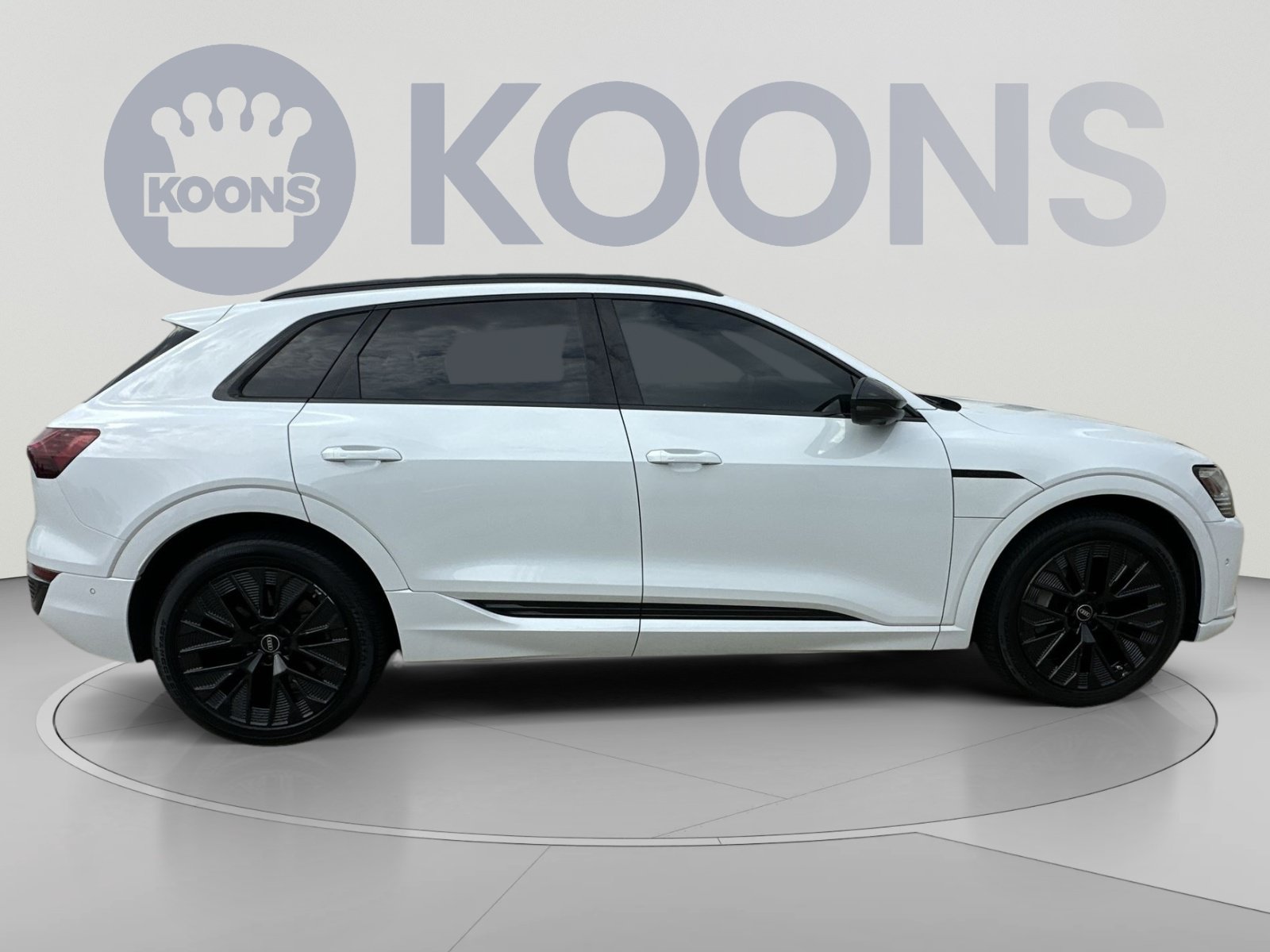 Used 2024 Audi Q8 e-tron Prestige w/ Prestige Package AWD/4WD image 12