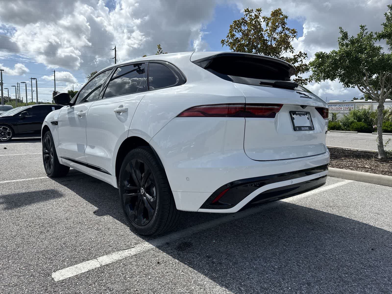 Used 2026 Jaguar F-PACE R-Dynamic S AWD/4WD image 4
