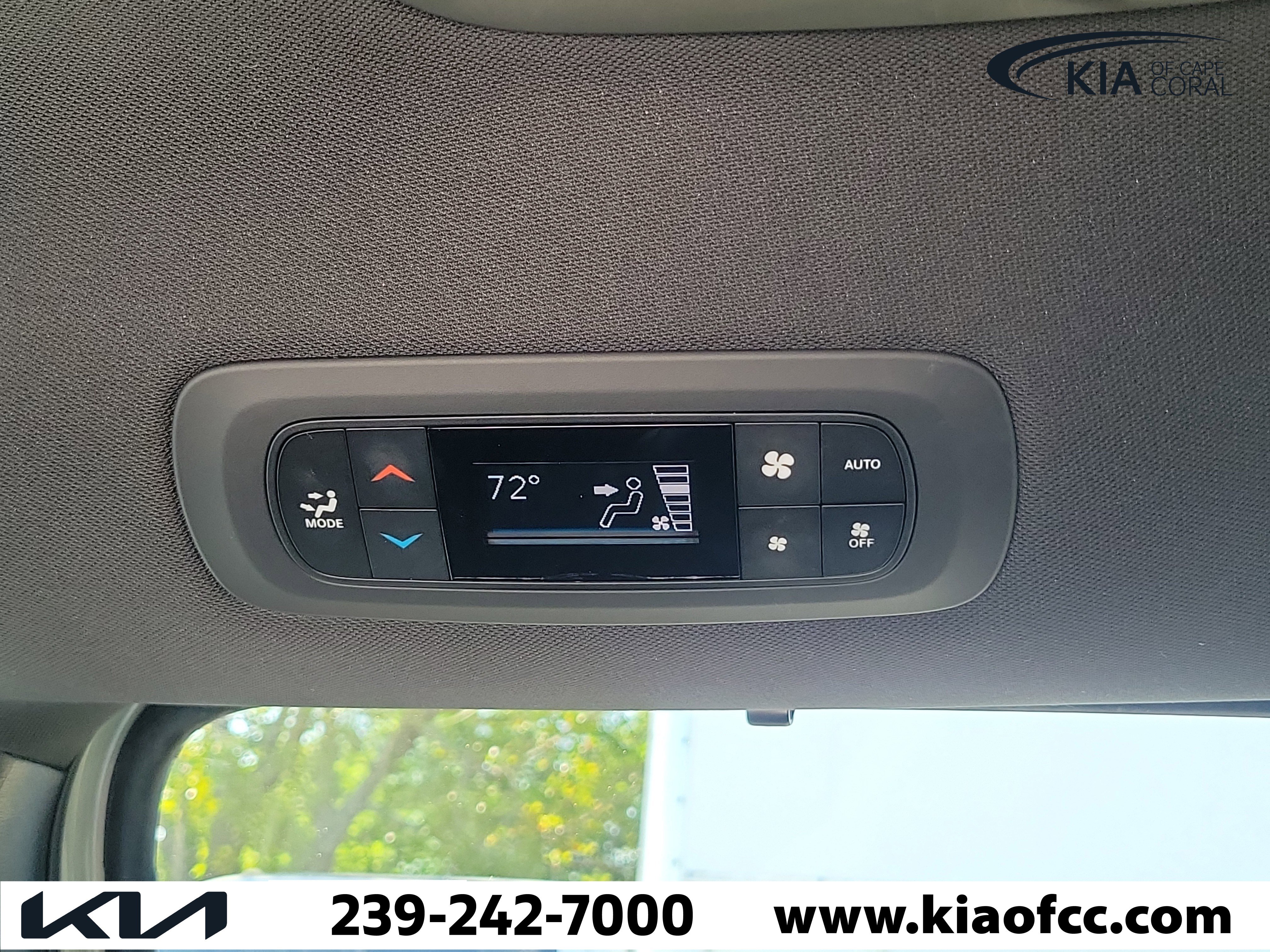 Used 2020 Chrysler Pacifica Touring-L image 17