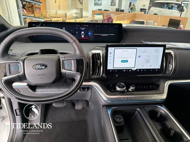 New 2025 Ford Expedition Platinum w/ Stealth Appearance Package image 15
