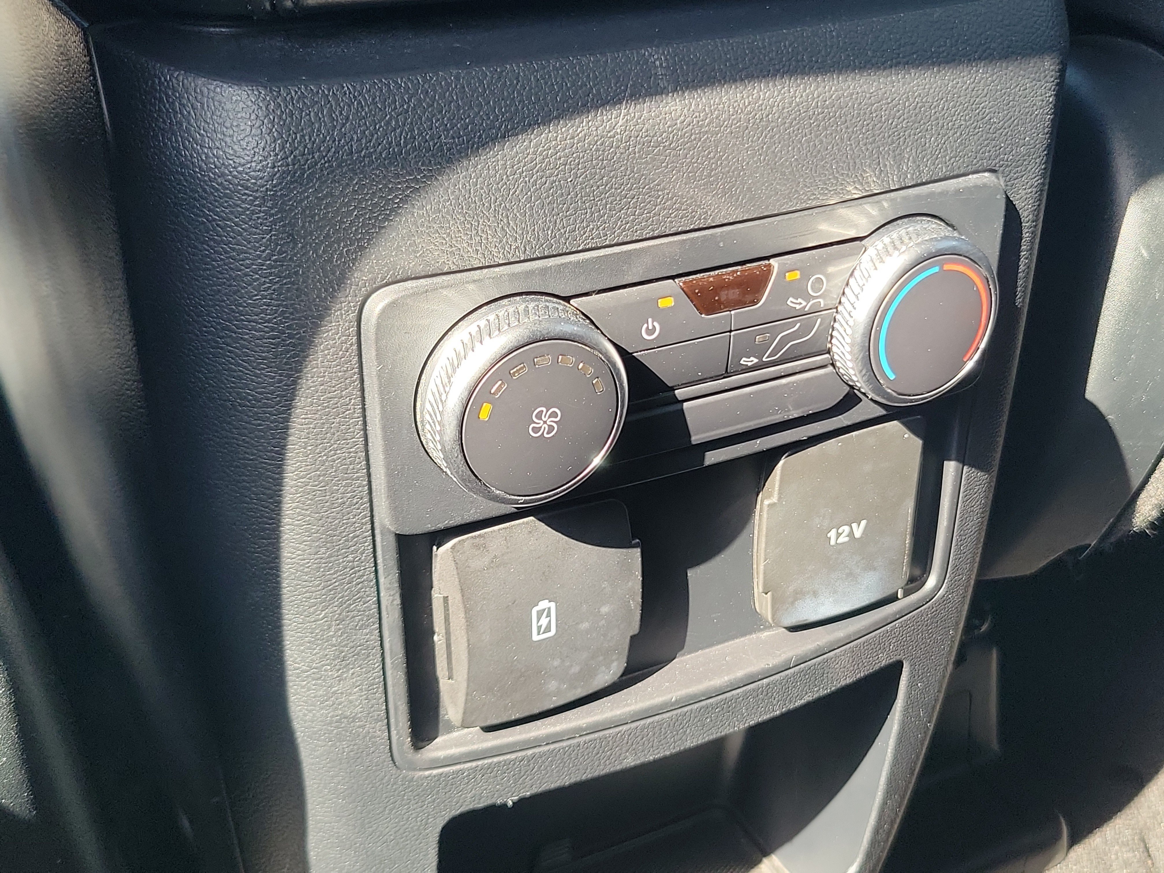 Used 2020 Ford Explorer XLT RWD image 14