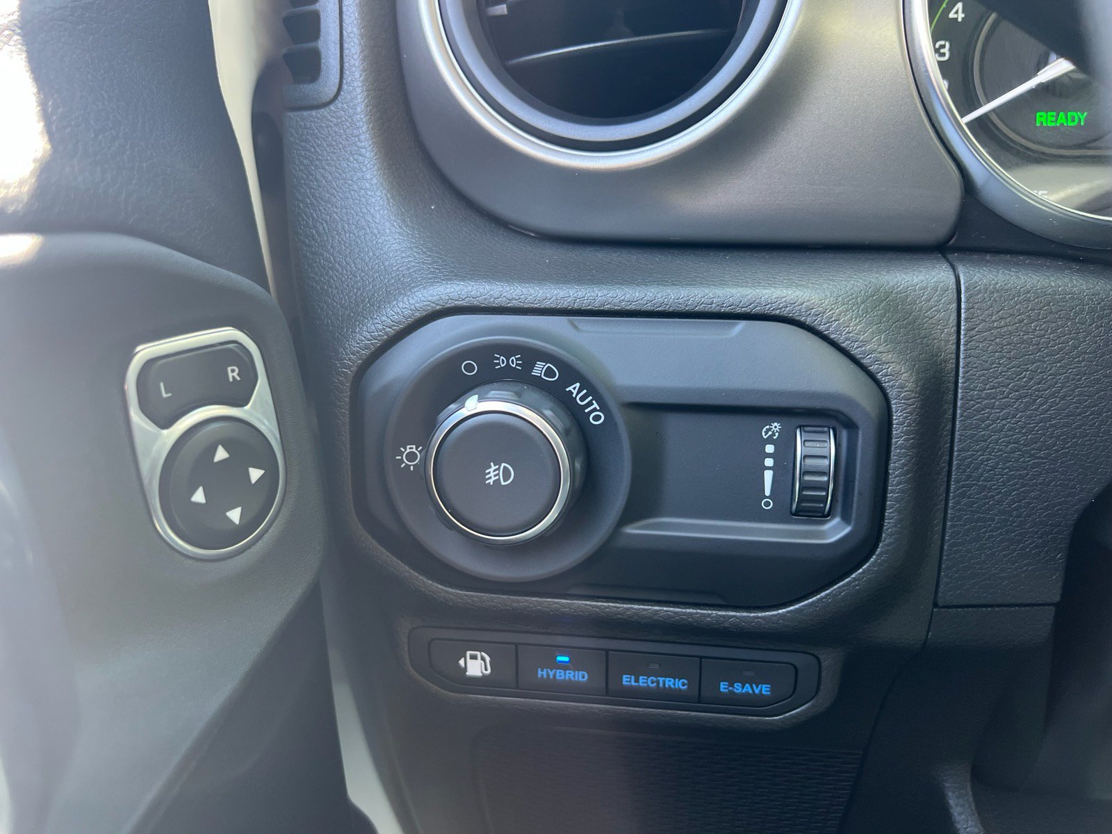 Used 2023 Jeep Wrangler Unlimited w/ Convenience Group AWD/4WD image 22