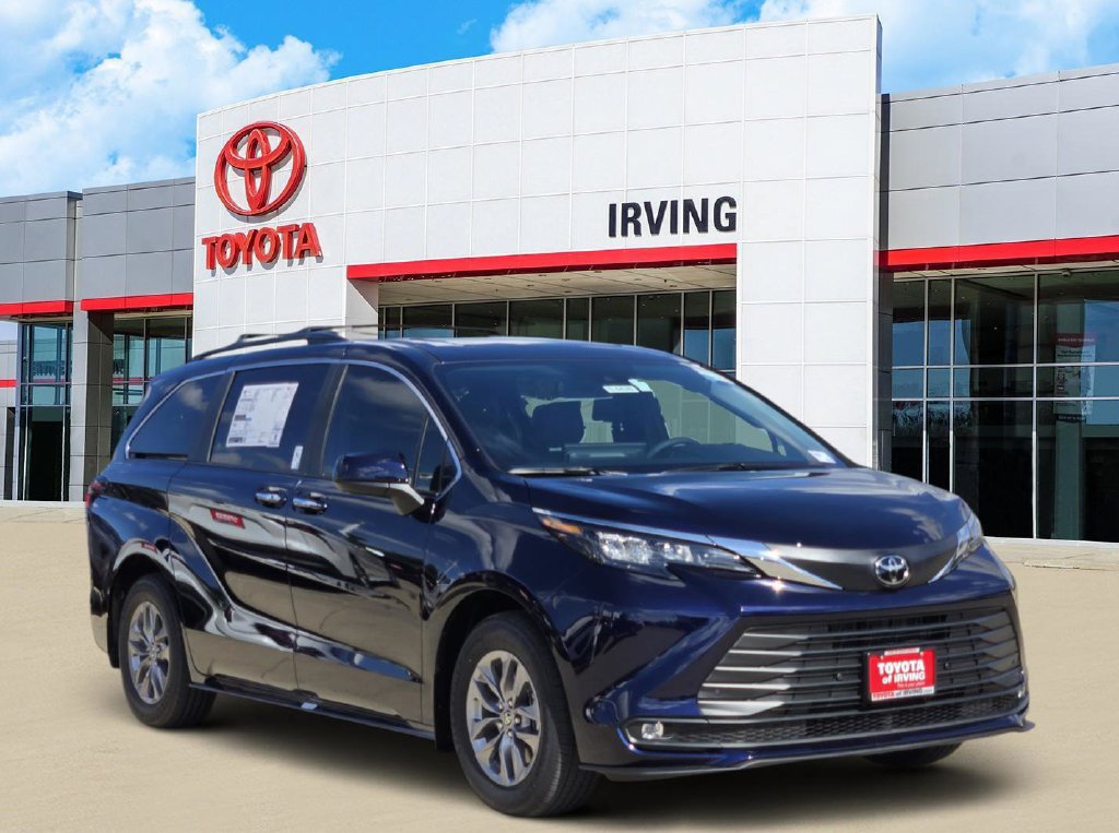 New 2026 Toyota Sienna XLE FWD image 2
