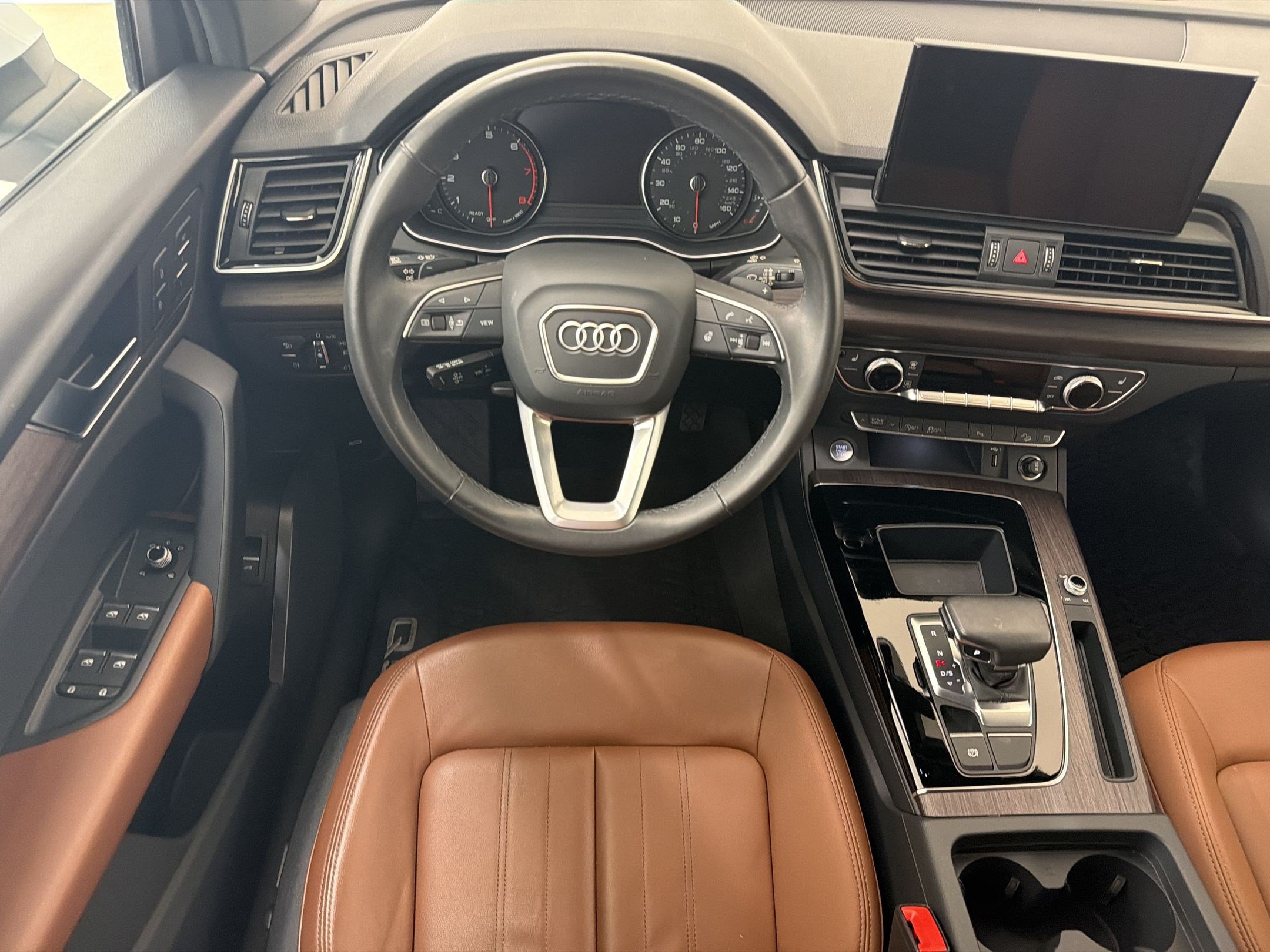 Used 2023 Audi Q5 2.0T Premium w/ Convenience Package AWD/4WD image 4