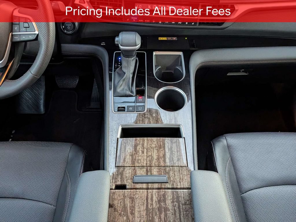 Used 2025 Toyota Sienna Limited FWD image 20