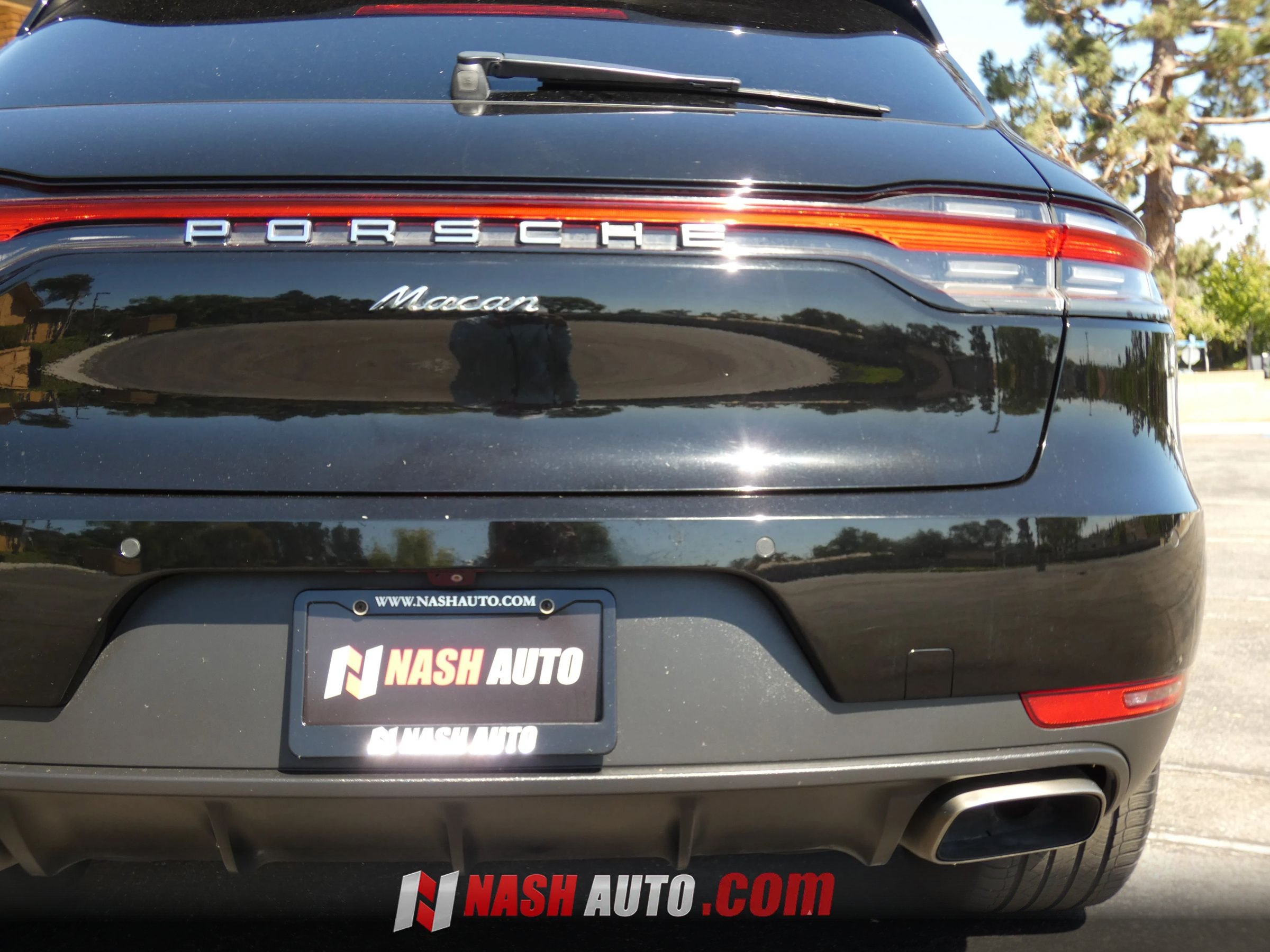 Used 2020 Porsche Macan AWD/4WD image 9