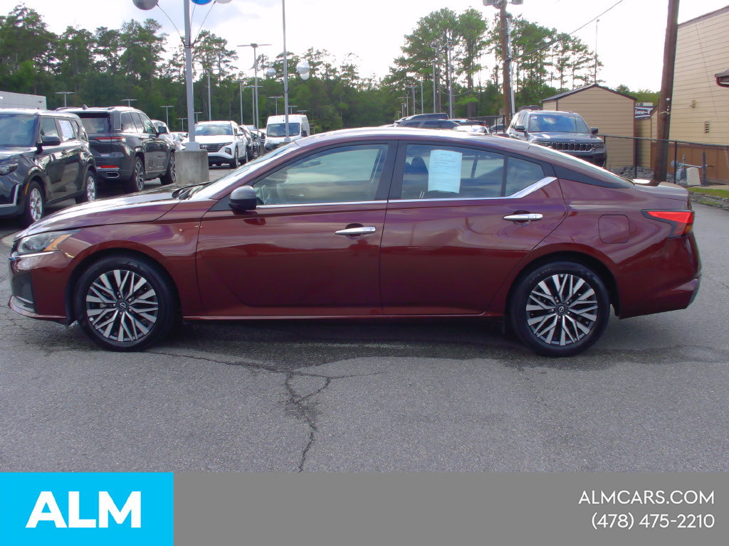 Used 2025 Nissan Altima 2.5 SV FWD image 8