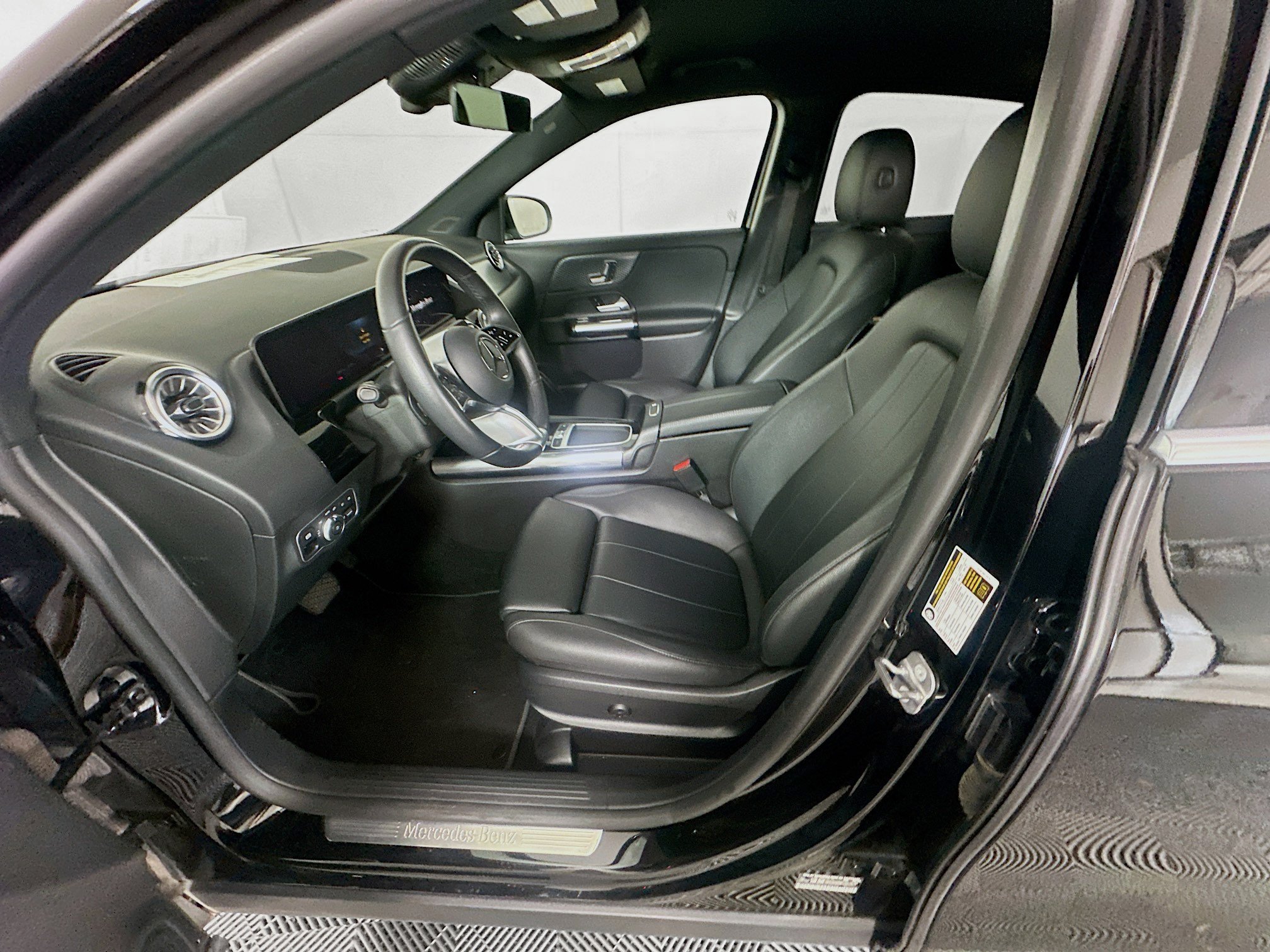 Used 2025 Mercedes-Benz GLA 250 image 13