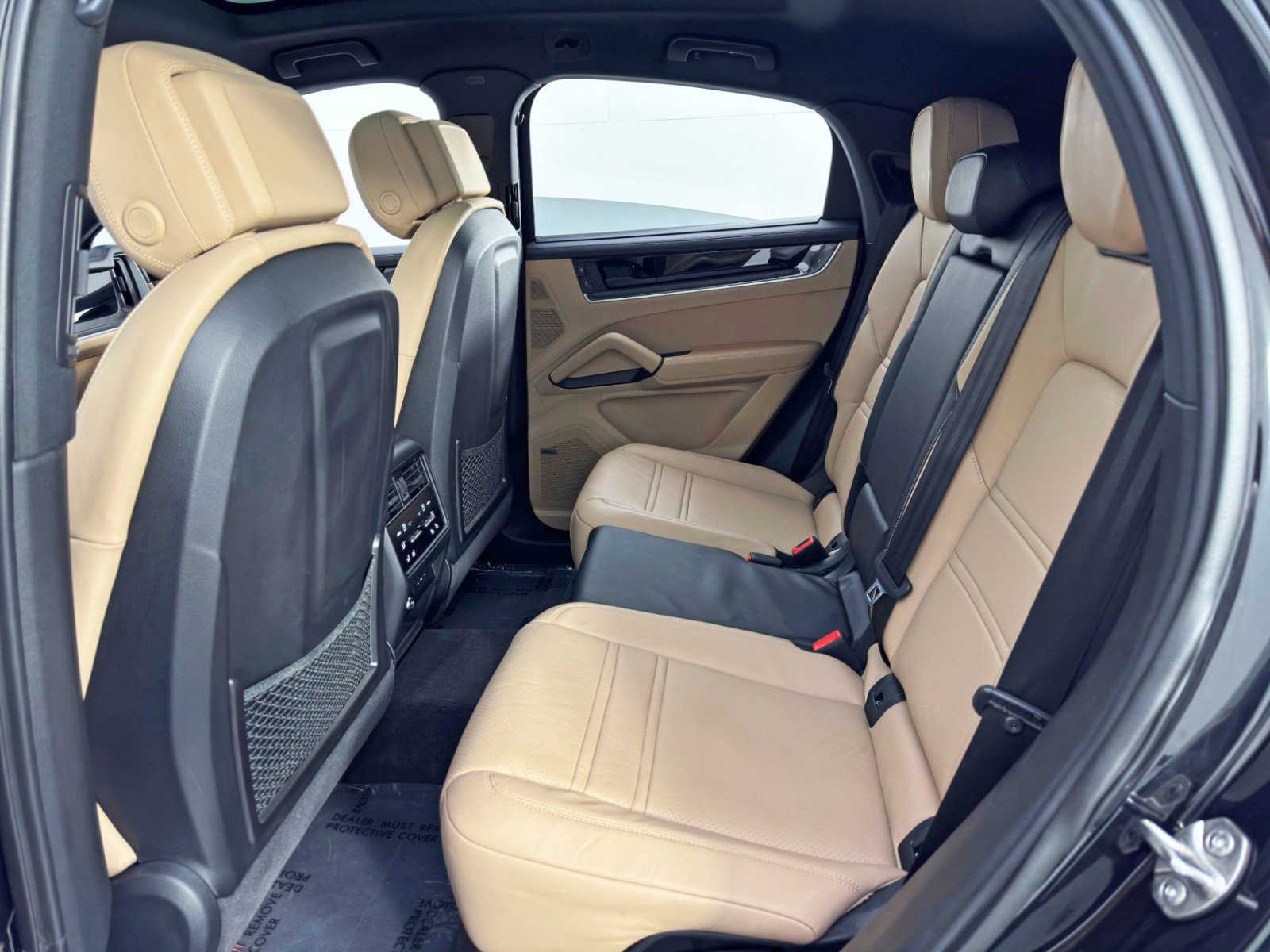 Used 2024 Porsche Cayenne S AWD/4WD image 48