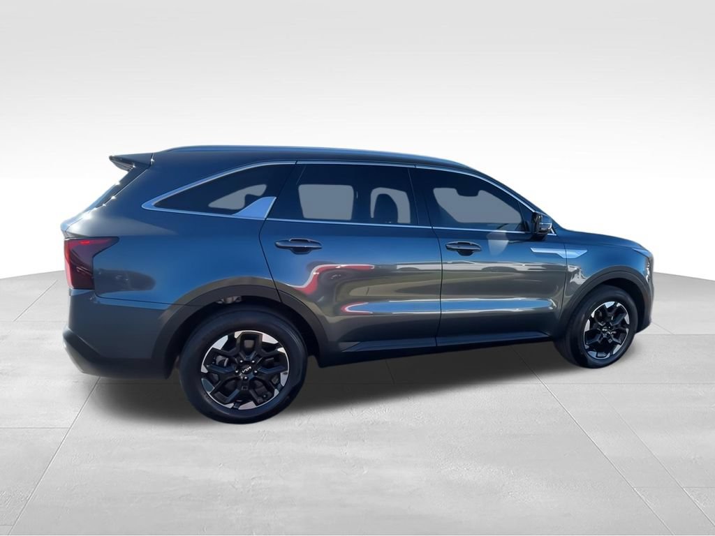 Used 2025 Kia Sorento S FWD image 10