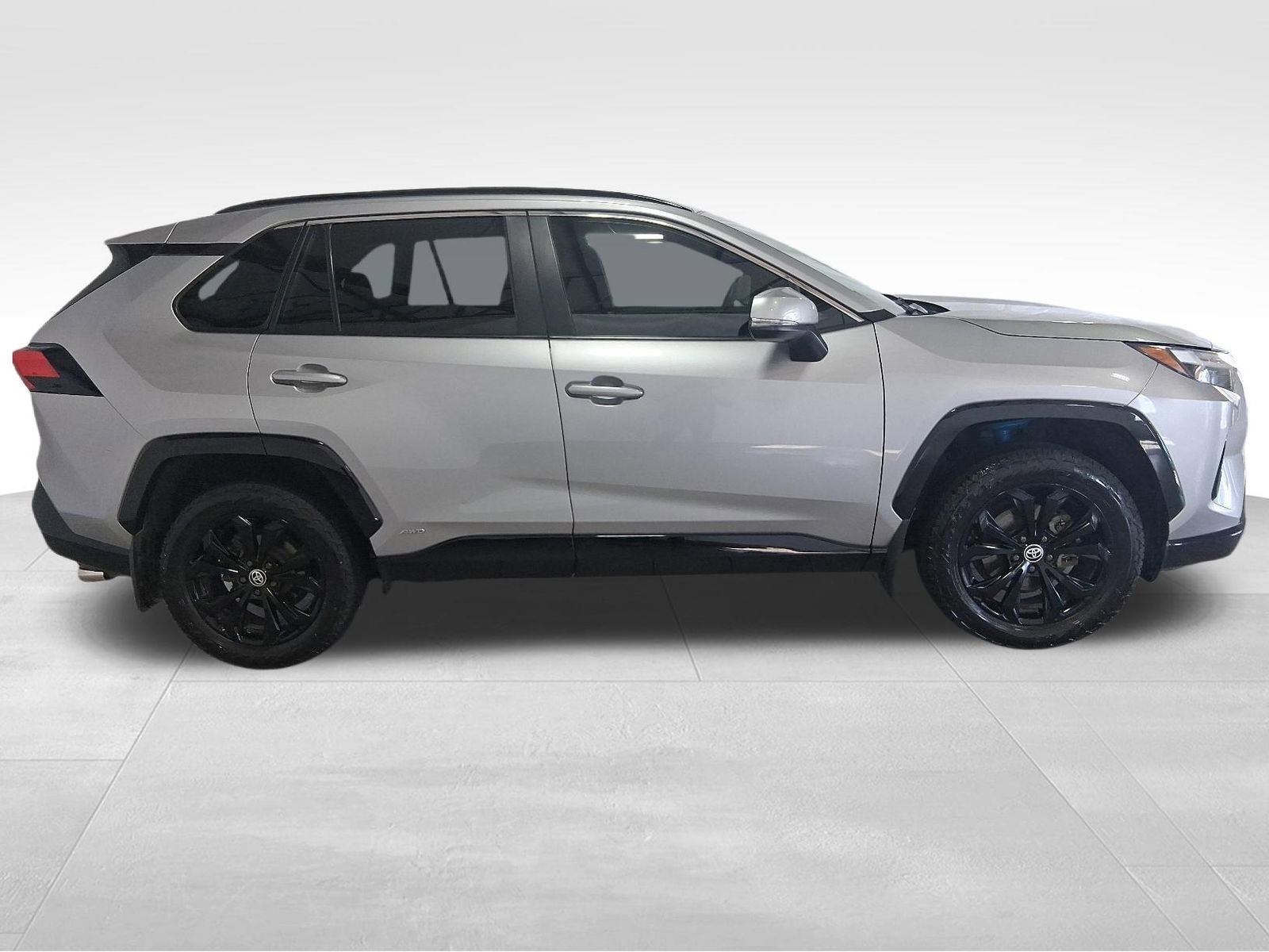 Used 2022 Toyota RAV4 SE AWD/4WD image 4