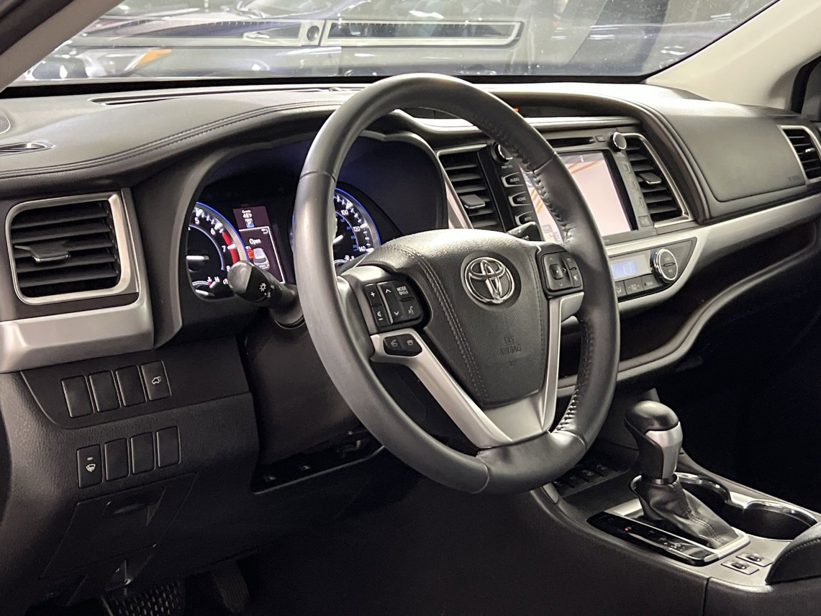 Used 2016 Toyota Highlander XLE image 16