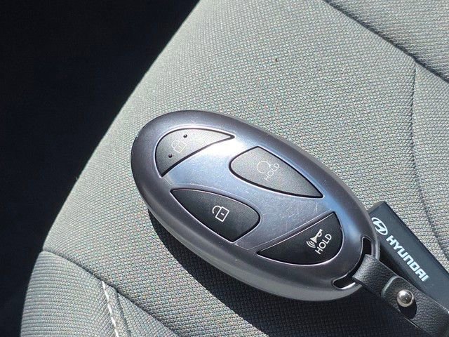 New 2025 Hyundai Elantra Sport image 28