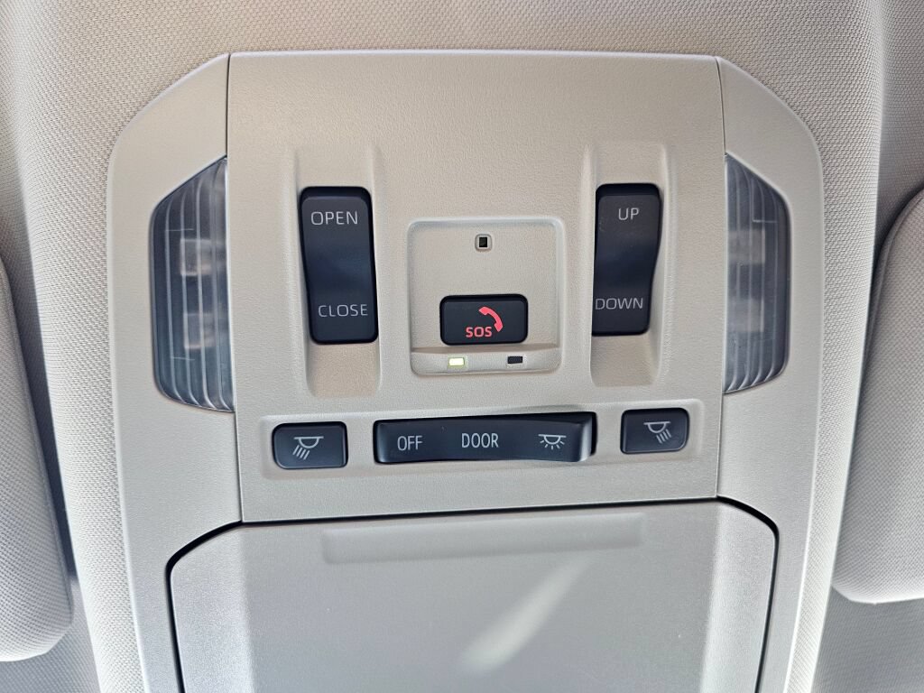 Used 2025 Toyota Highlander XLE AWD/4WD image 33