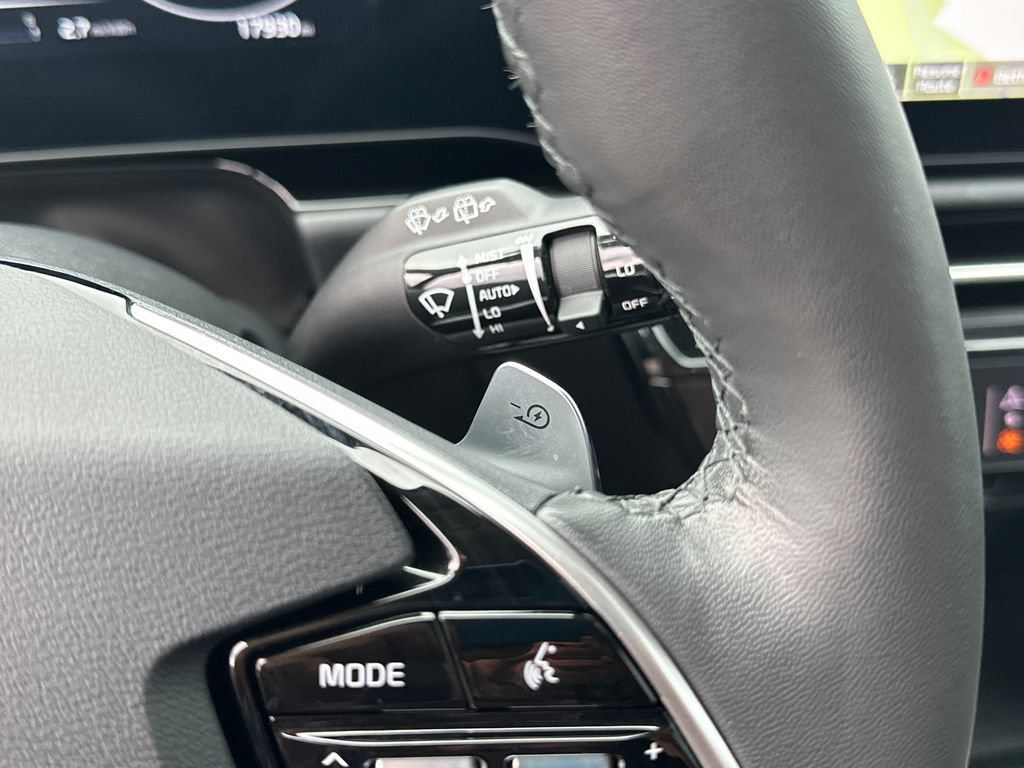 Certified 2023 Kia Niro Wind w/ Wind Preserve Package FWD image 35
