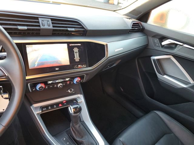 Used 2025 Audi Q3 2.0T Premium image 25