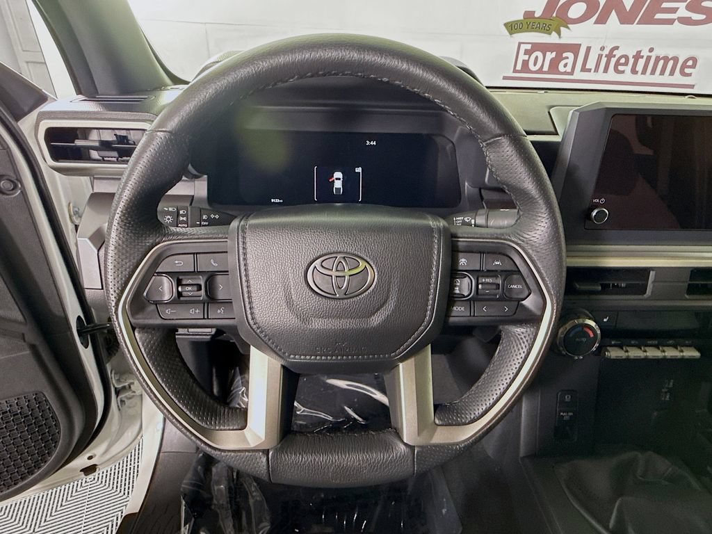 Used 2025 Toyota Tacoma TRD Off-Road AWD/4WD image 22