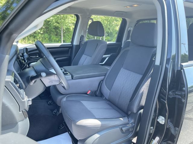 Used 2023 Nissan Titan SV AWD/4WD image 19