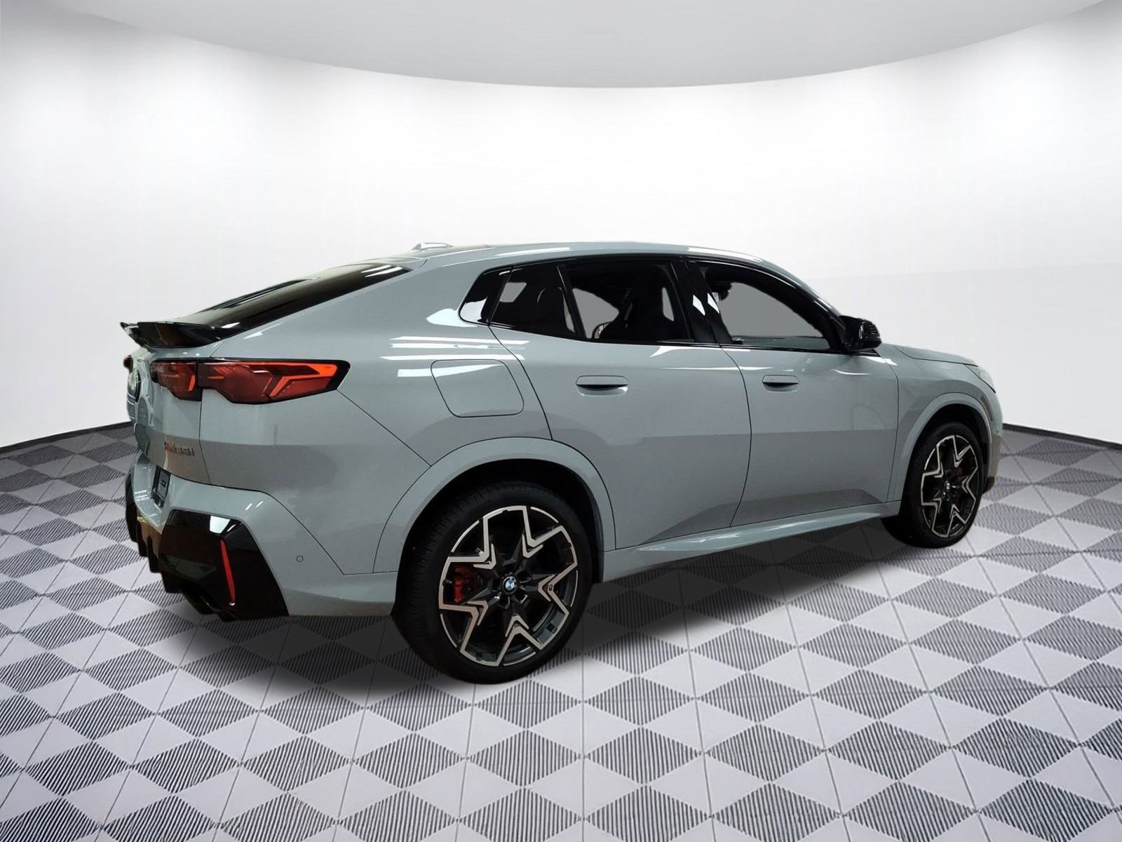 Used 2025 BMW X2 M35i w/ Premium Package image 8