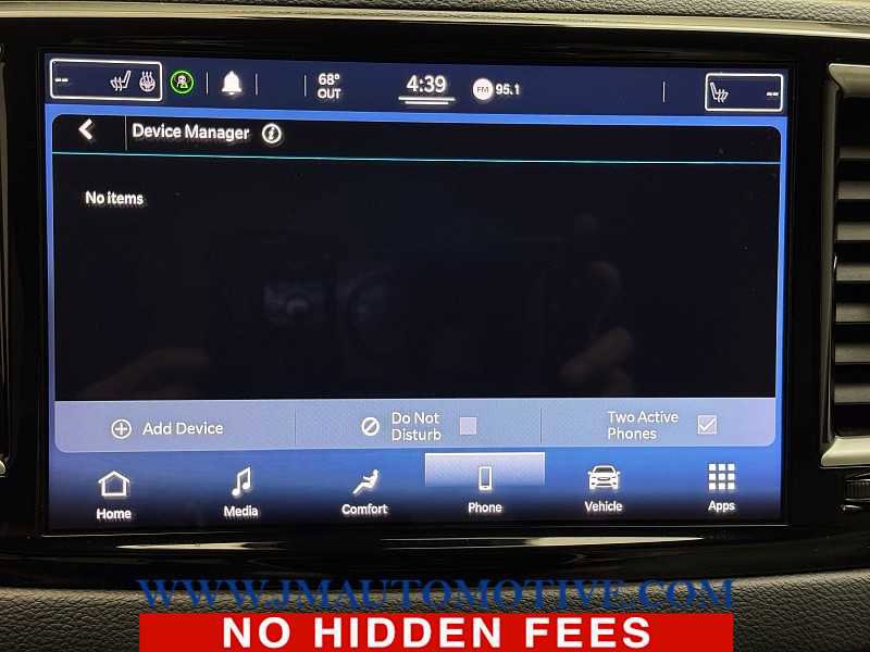 Used 2021 Chrysler Pacifica Touring-L image 29