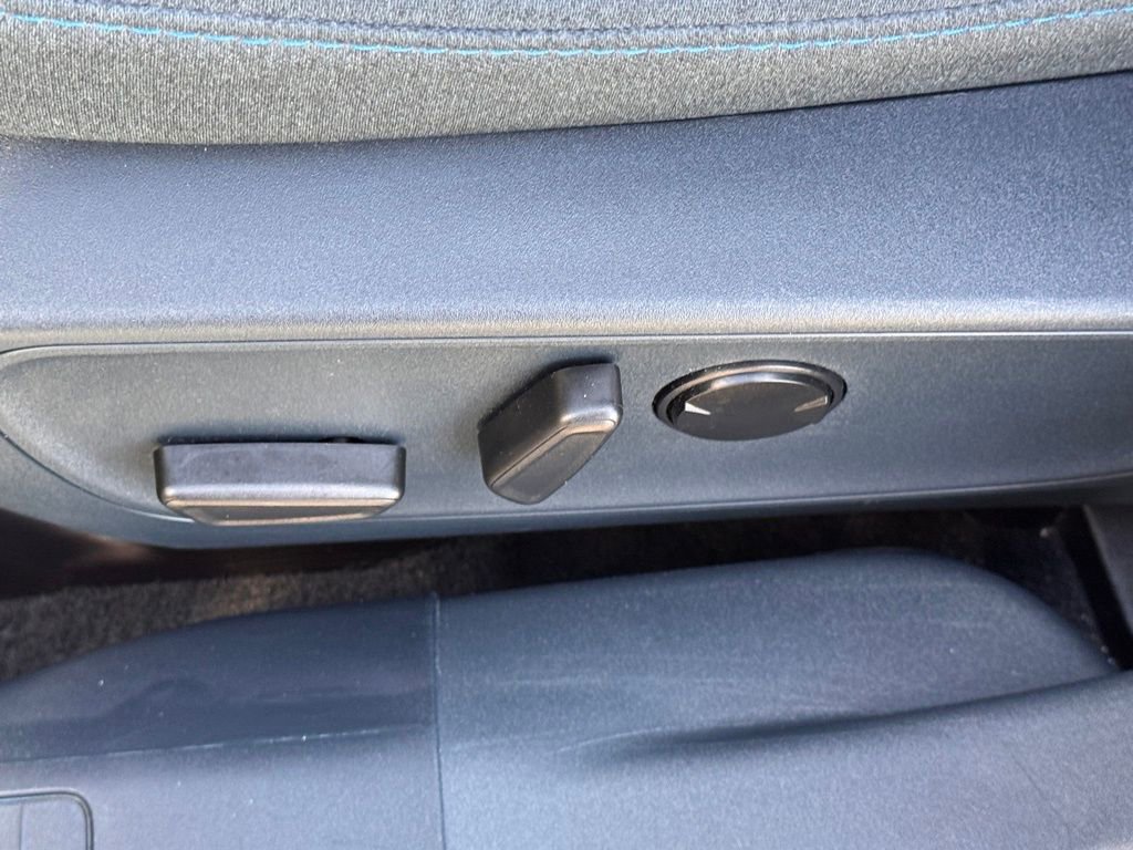 Used 2025 Ford Maverick XLT w/ XLT Luxury Package image 18