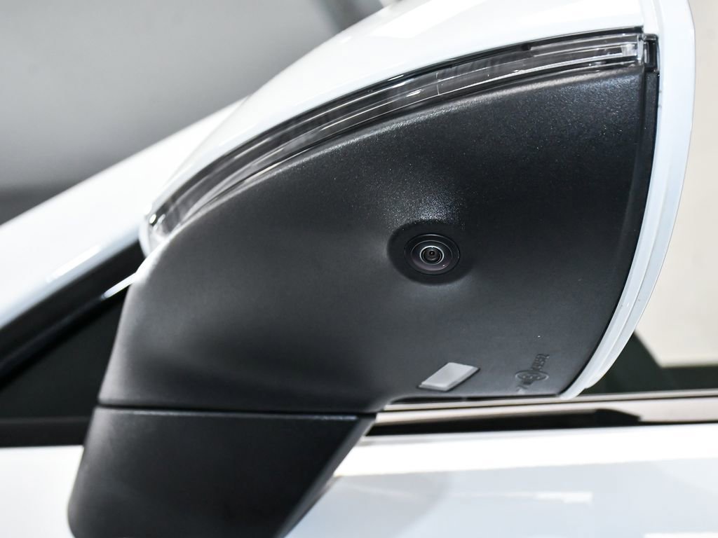 Used 2024 Porsche Cayenne Coupe AWD/4WD image 75