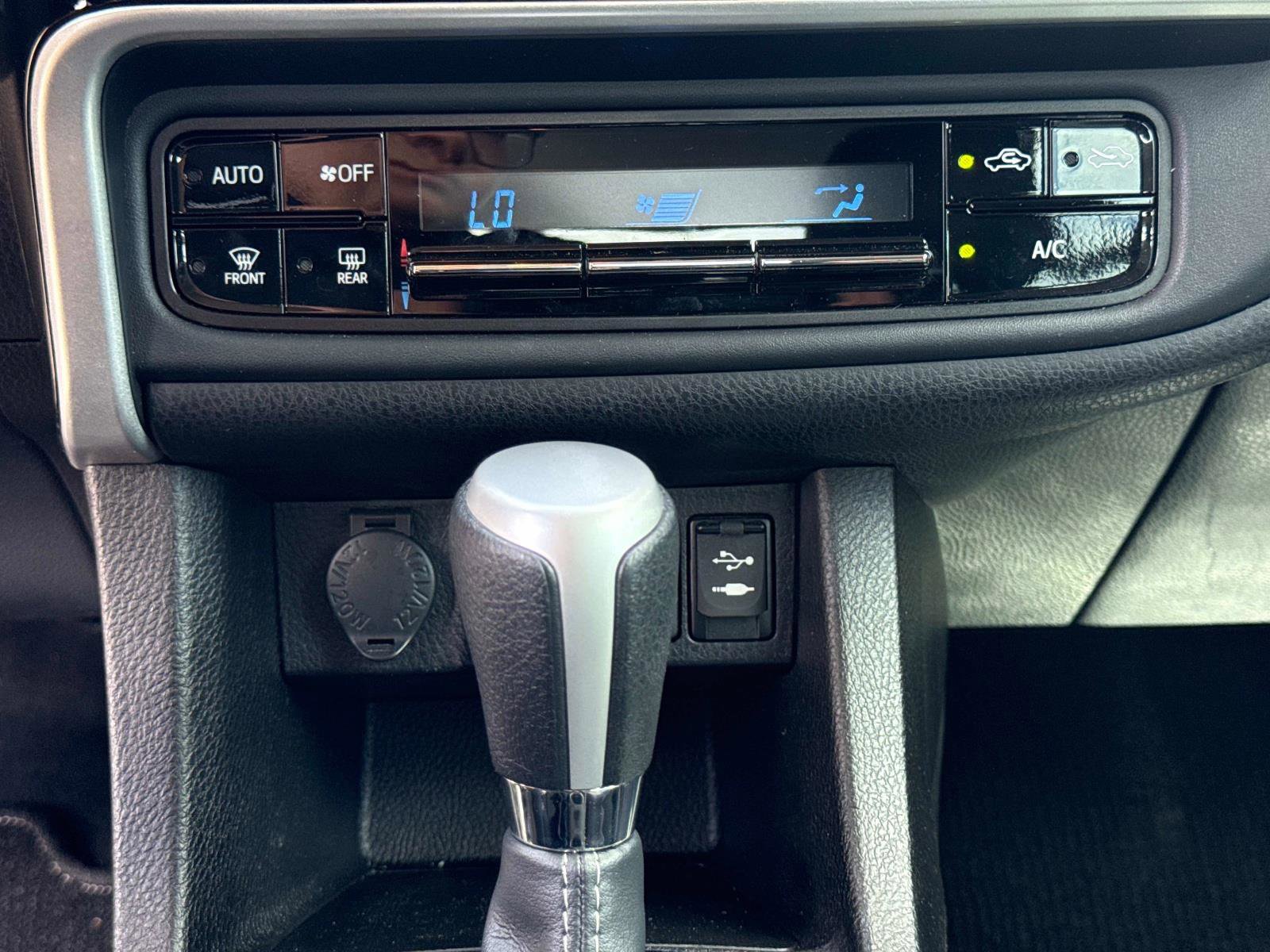 Used 2019 Toyota Corolla XLE image 23