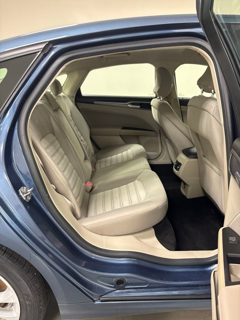 Used 2019 Ford Fusion SE FWD image 26