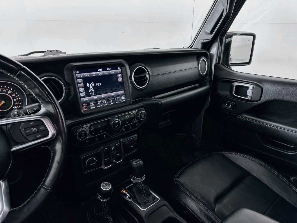 Used 2020 Jeep Wrangler Unlimited Sahara AWD/4WD image 23
