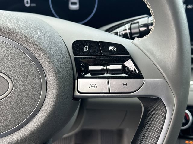 Certified 2025 Hyundai Elantra SEL FWD image 23