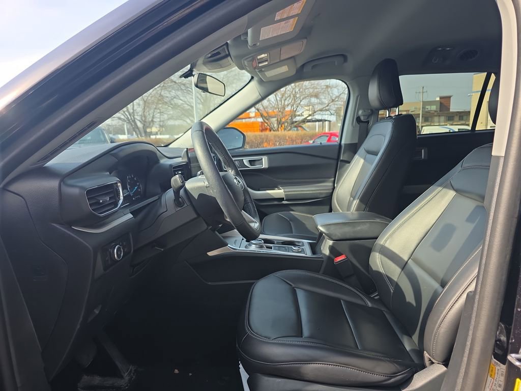 Certified 2024 Ford Explorer XLT w/ Equipment Group 202A image 18