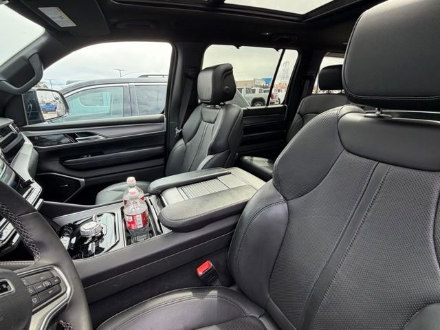 Used 2023 Jeep Wagoneer Series II w/ Convenience Group I AWD/4WD image 9