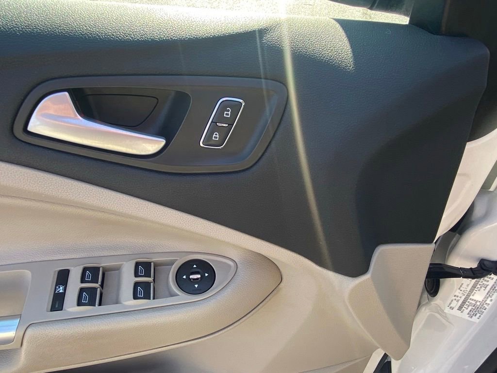 Used 2015 Ford C-MAX SEL w/ Equipment Group 302A FWD image 10