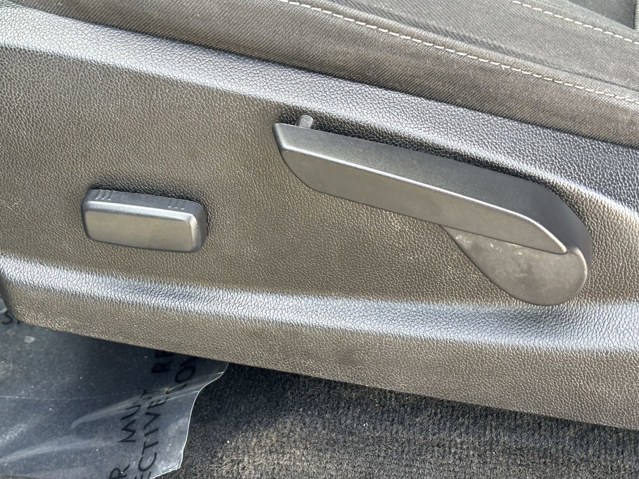 Used 2016 GMC Canyon SLE w/ SLE Convenience Package image 21