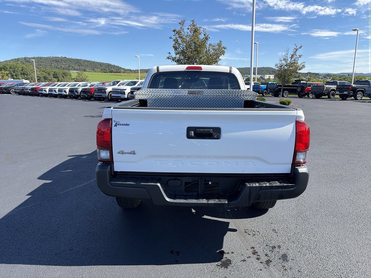 Used 2020 Toyota Tacoma SR AWD/4WD image 6