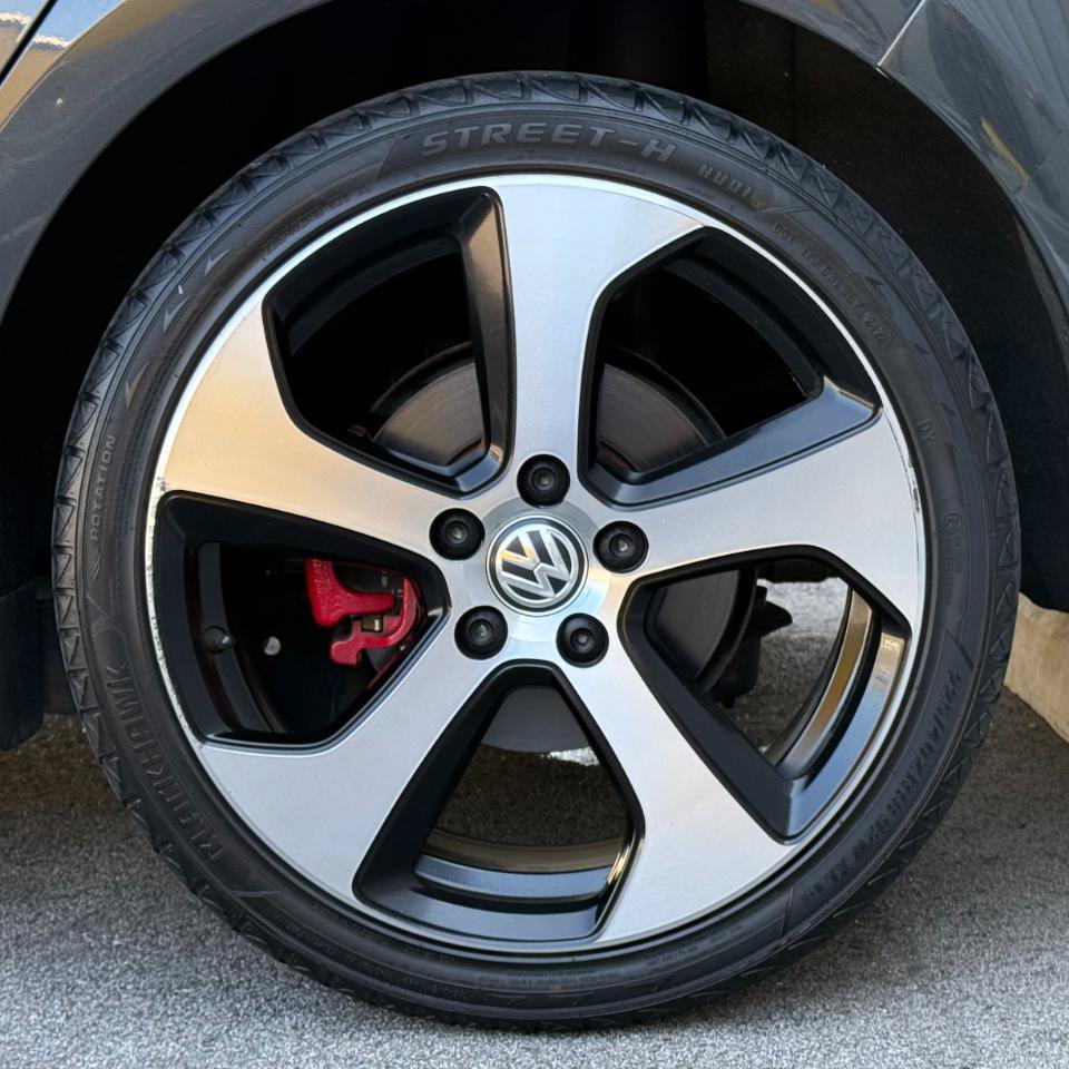 Used 2016 Volkswagen GTI SE w/ Lighting Package (SEL) FWD image 25