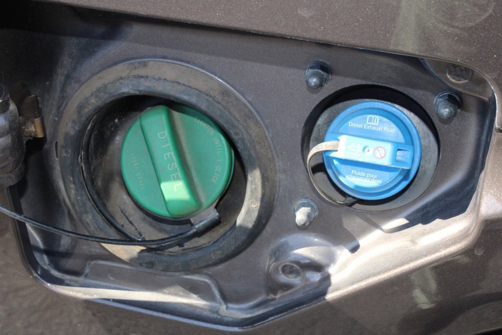 Used 2019 Nissan Titan SV w/ SV Convenience Package image 38