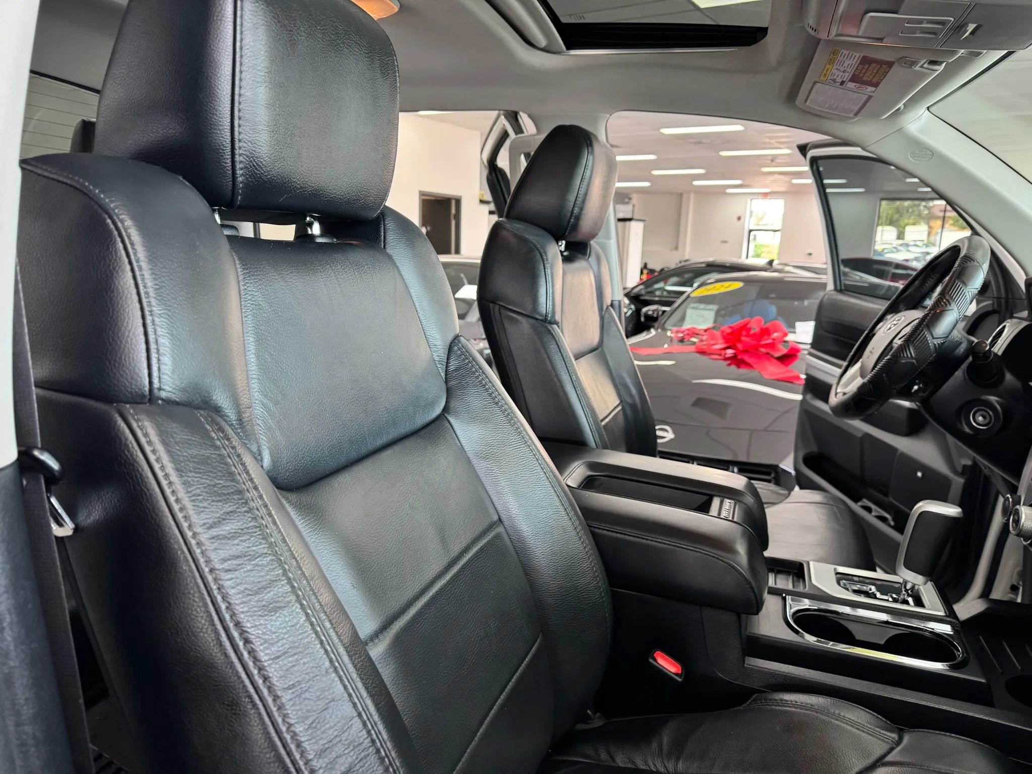 Used 2017 Toyota Tundra Limited w/ Limited Premium Package AWD/4WD image 13