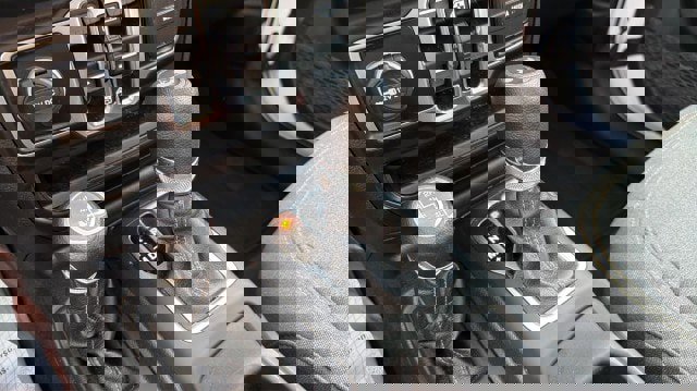 Used 2025 Jeep Wrangler Sahara image 22