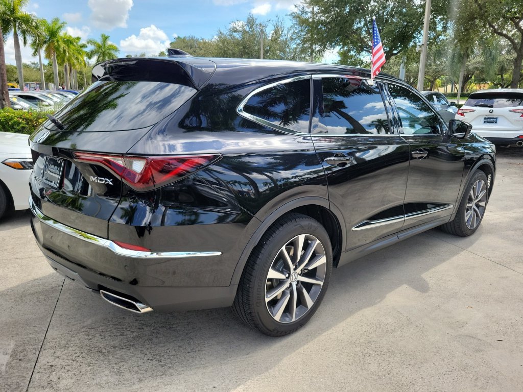 Used 2025 Acura MDX w/ Technology Package FWD image 7