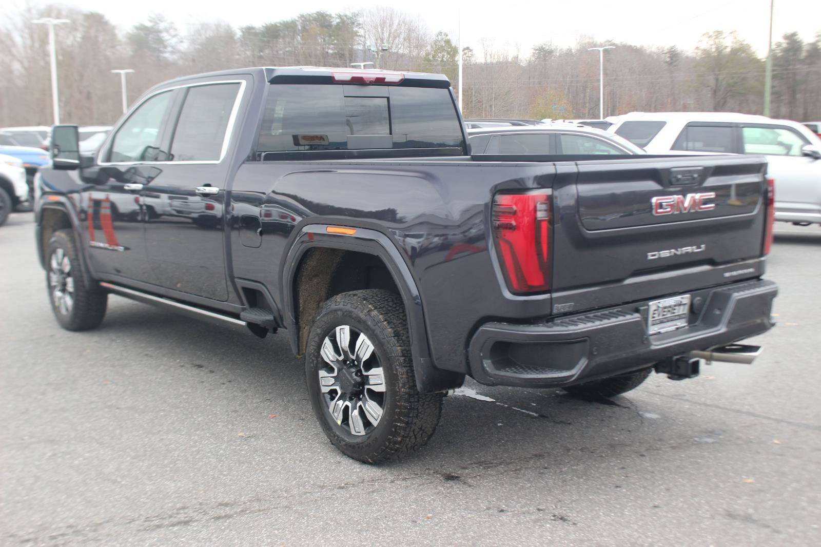 New 2026 GMC Sierra 2500 Denali w/ Denali Reserve Package image 5