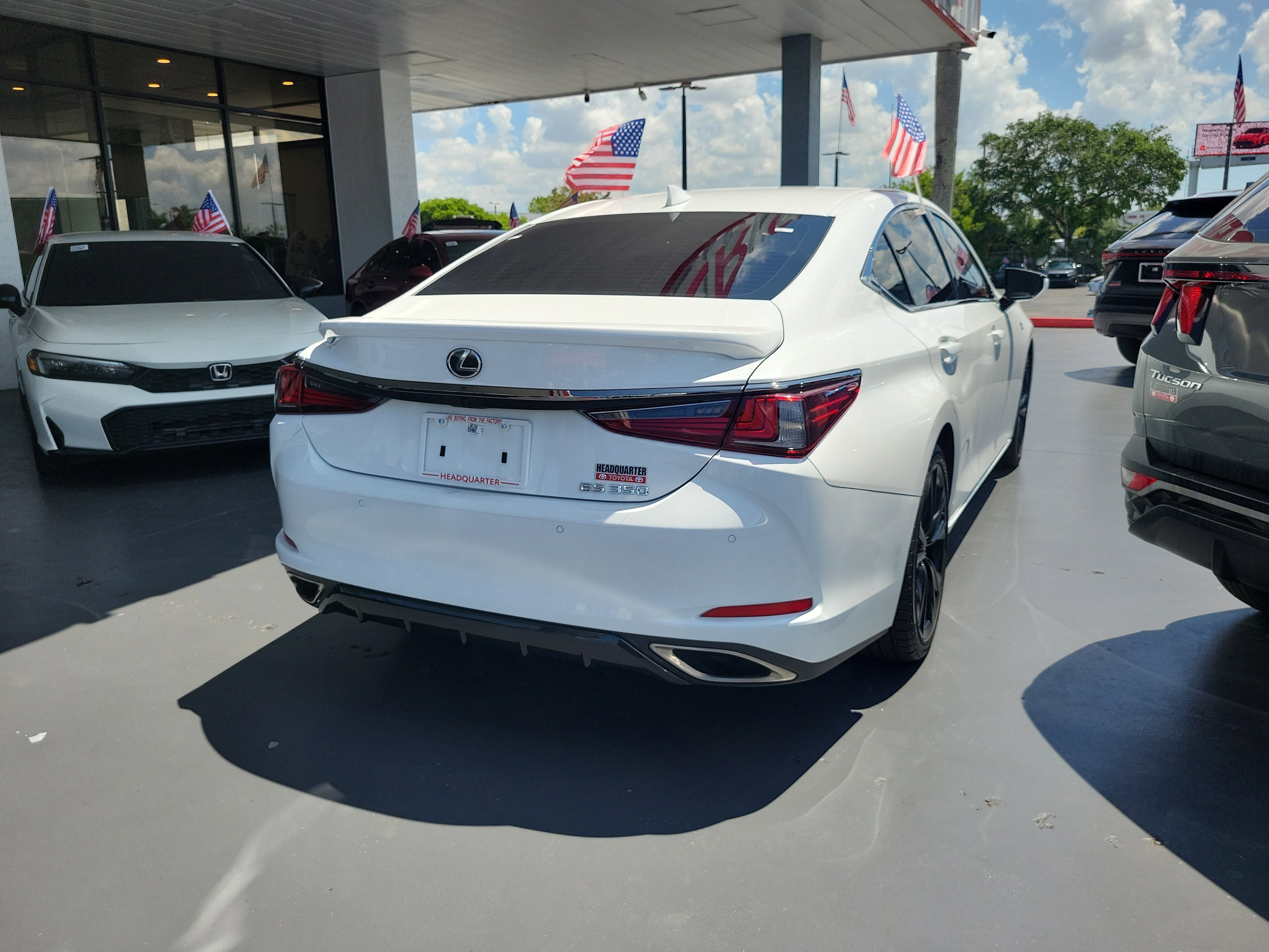 Used 2024 Lexus ES 350 F Sport w/ Accessory Package (Z2) FWD image 11